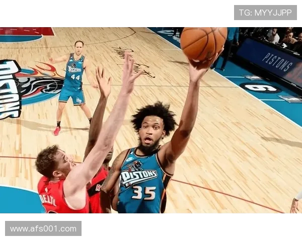 杜伦盛赞斯图尔特场场身先士卒成球队精神领袖深得队友爱戴拼搏典范