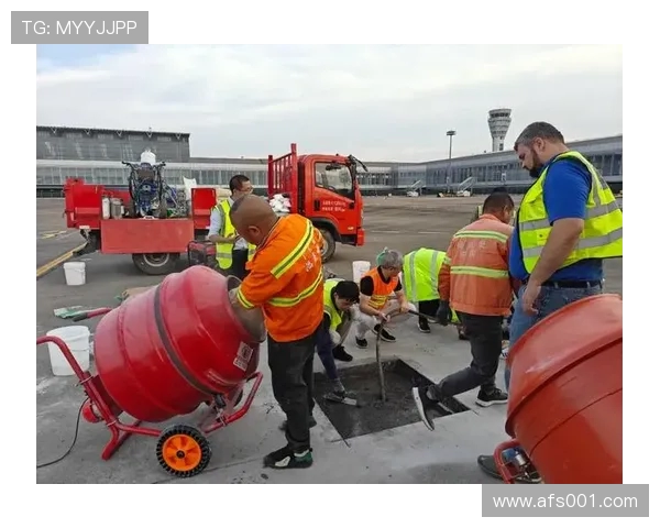 挖掘机机场跑道紧急修补